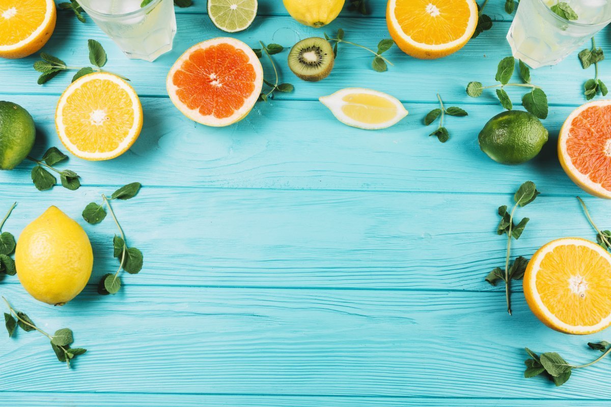 Кеды на траве