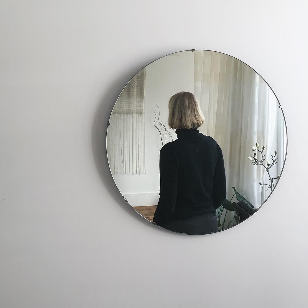 Зеркало без отражения