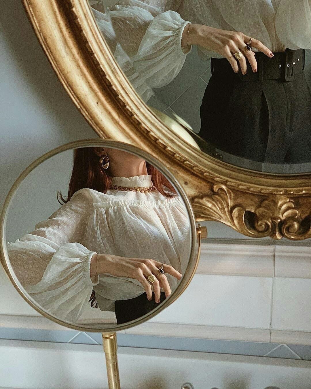 Девушка в зеркале Эстетика