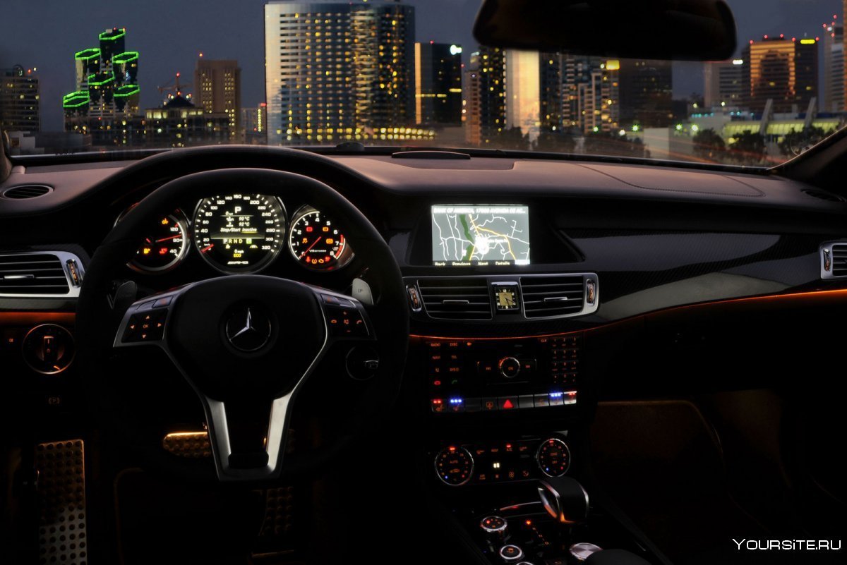 Е63 Мерседес за рулем