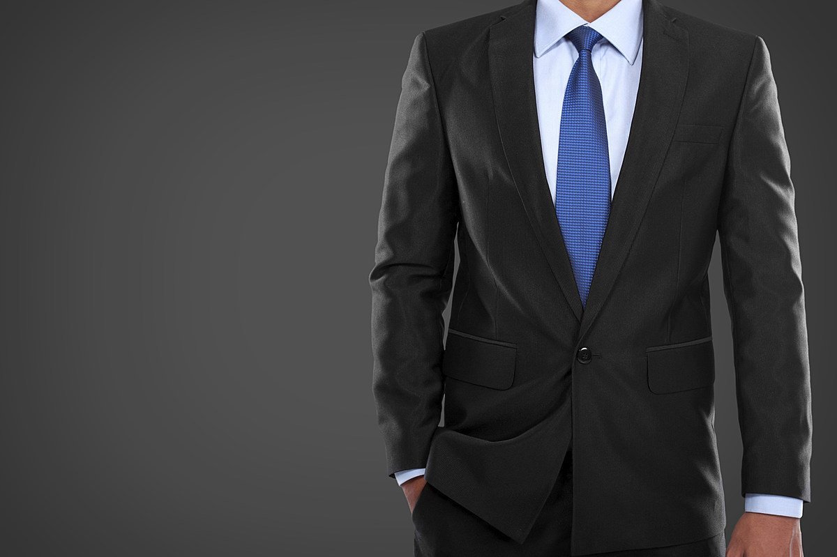 Расслабленный галстук