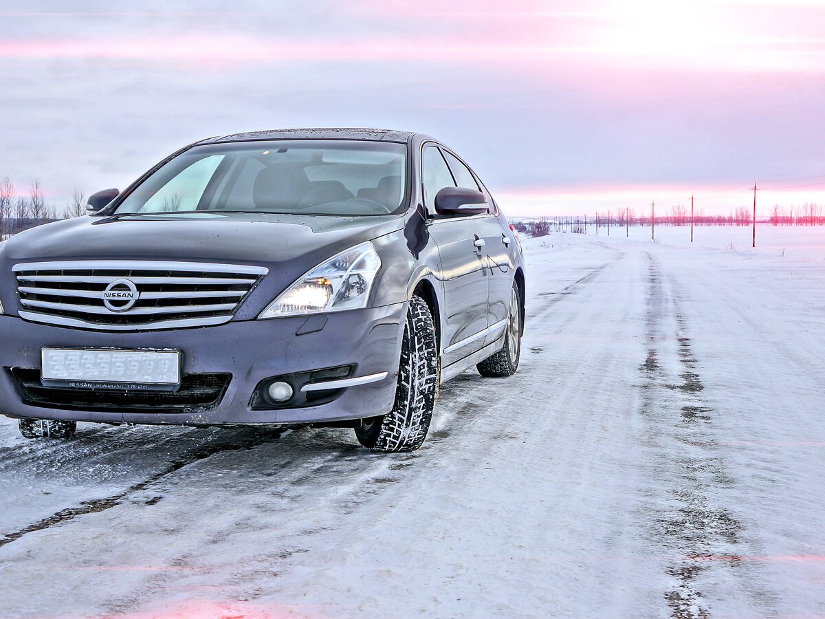 Машина Ниссан Теана 2010