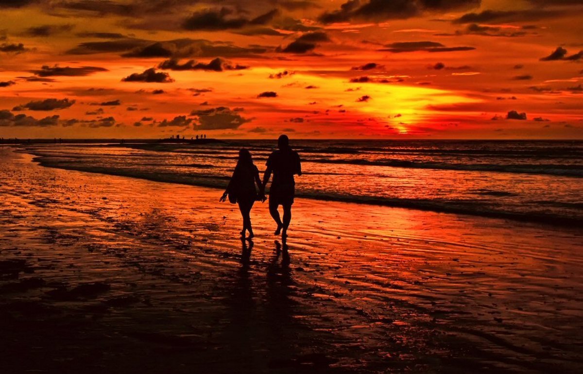 Двое на закате