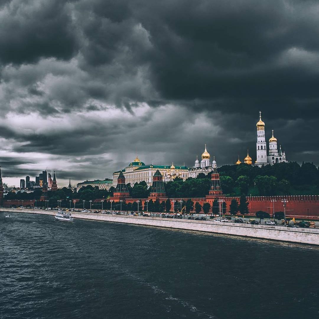 Спасская башня Кремля зимой