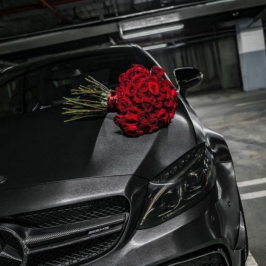 Черный Мерседес с розами
