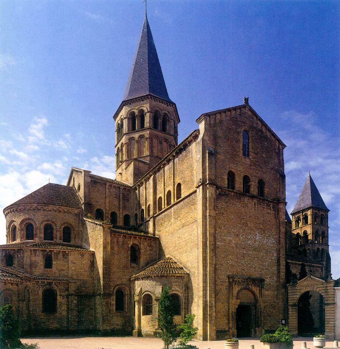 Романские соборы Франции