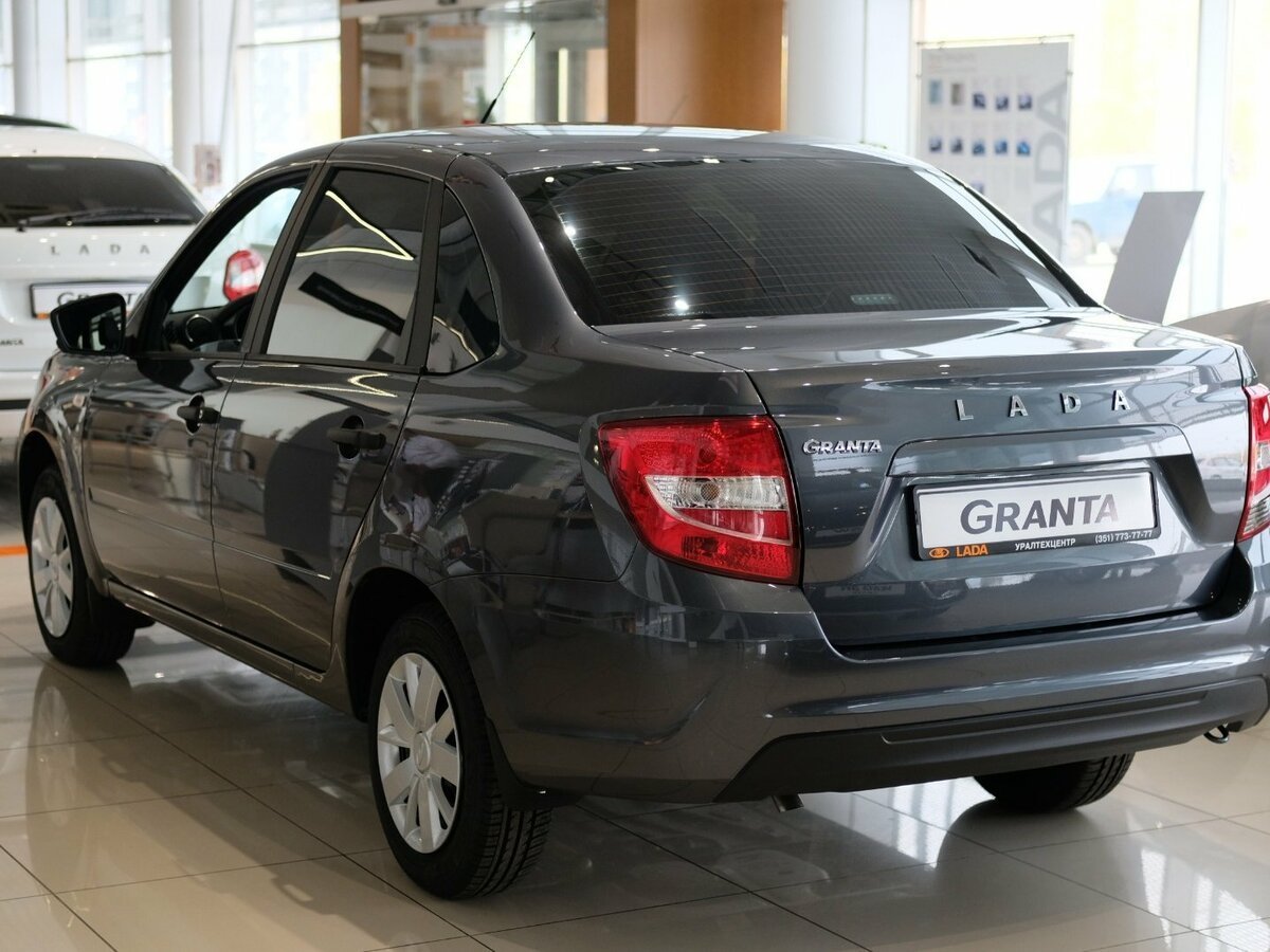 Лада Гранта седан 2021 черная