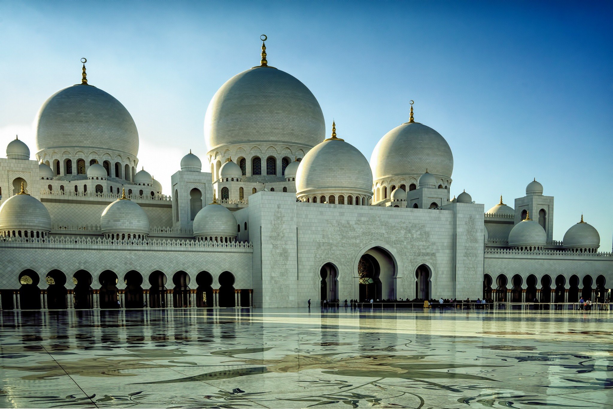Арабские памятники. Мечеть в Абу Даби. Арабский халифат архитектура. Абу Даби архитектура. Мечеть купол Марокко.