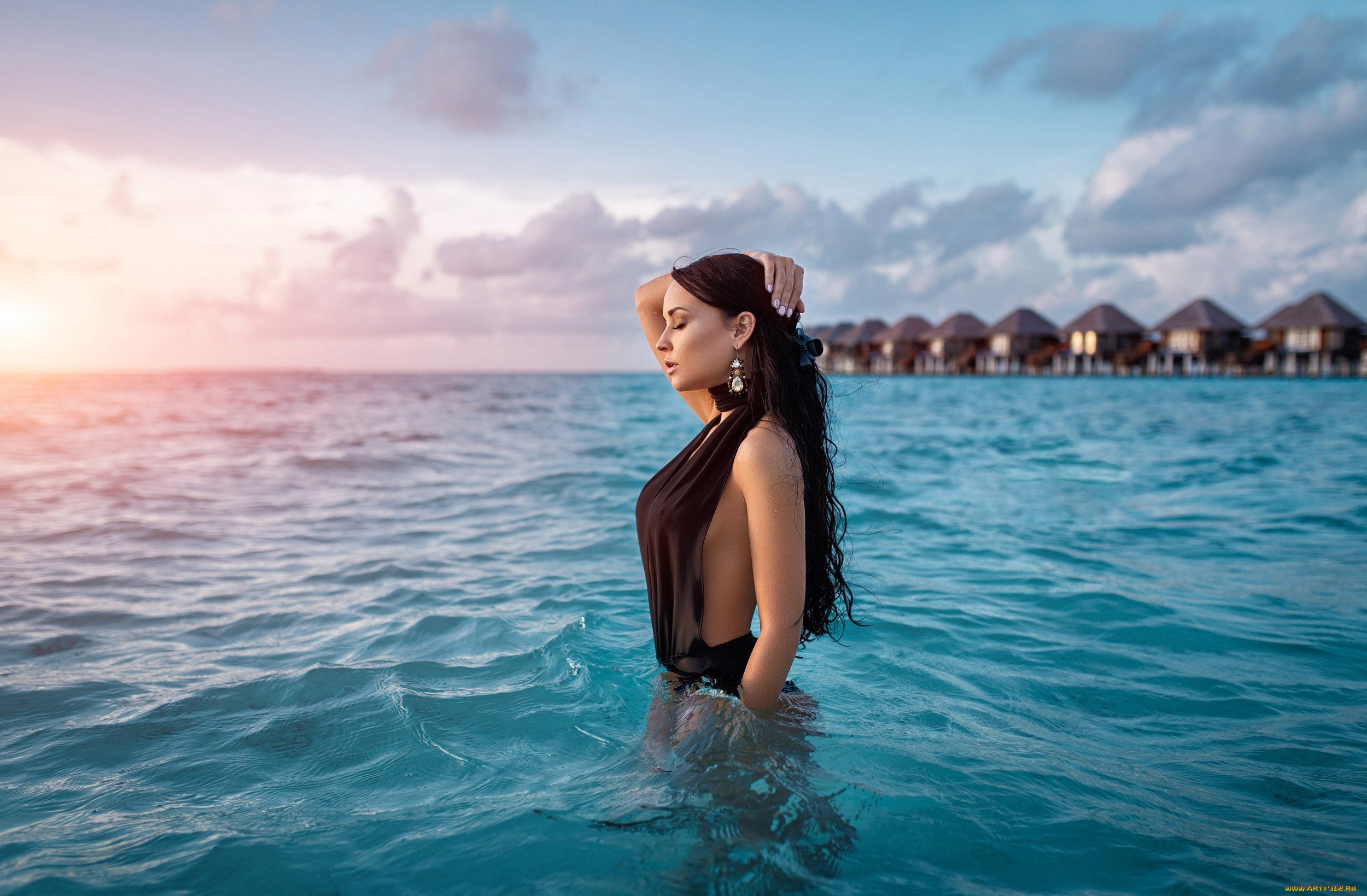 Самой молодой океан. Заставка на рабочий стол релакс. Девушка на фоне виллы на Бали. Бали пляж девушки. Релакс микс 2021.