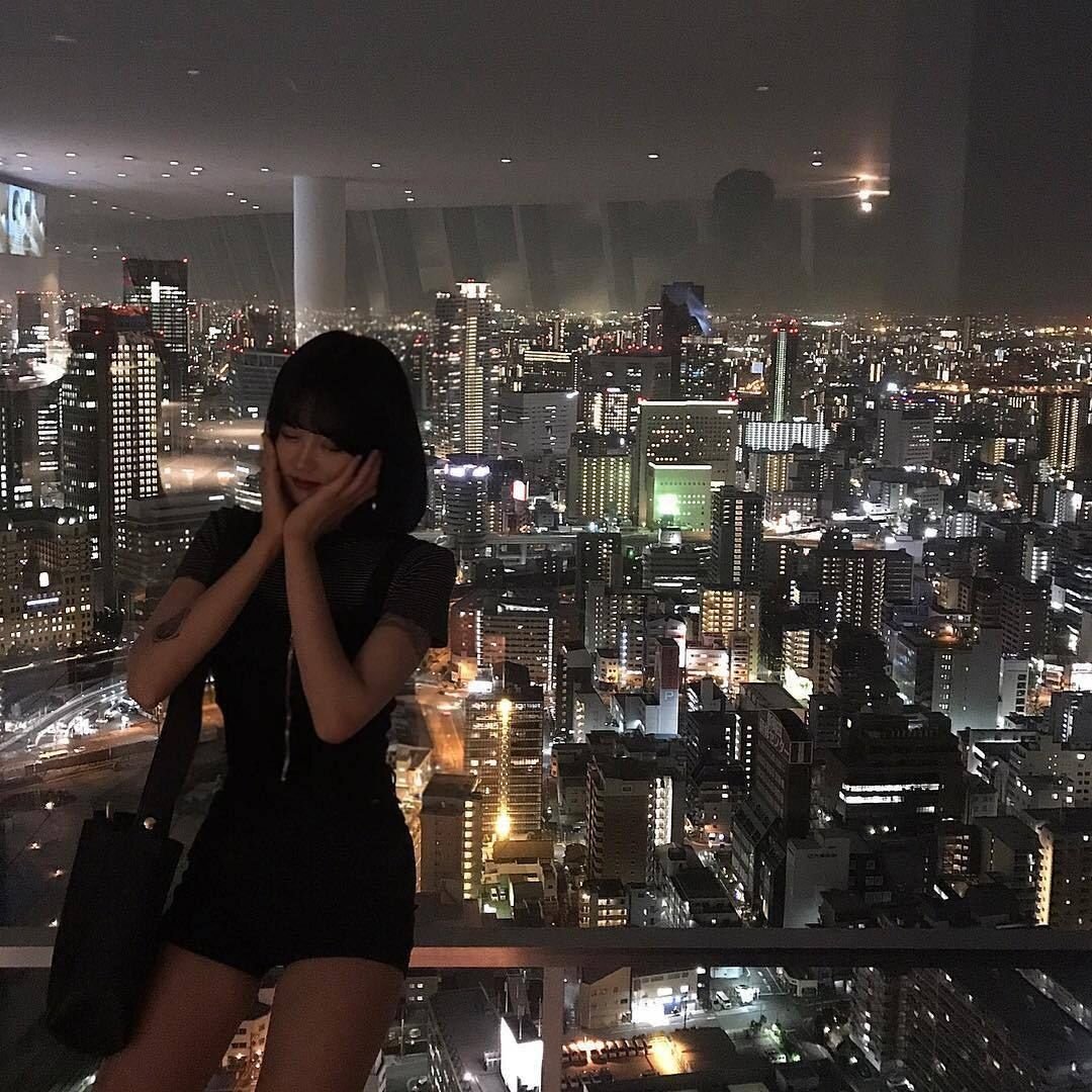 Кореянка ночью