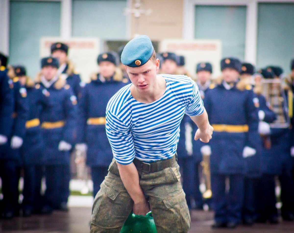 Курсанты РВВДКУ