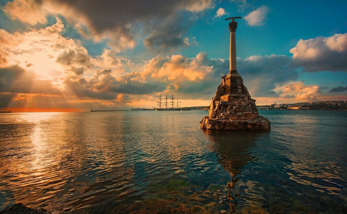 Крым Севастополь памятник затопленным кораблям