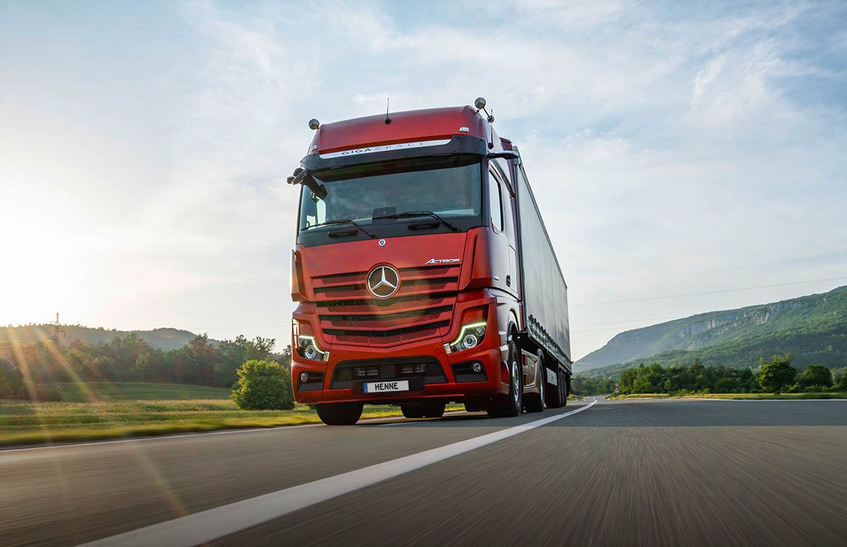 Тягач Мерседес Аксор 1840 етс2
