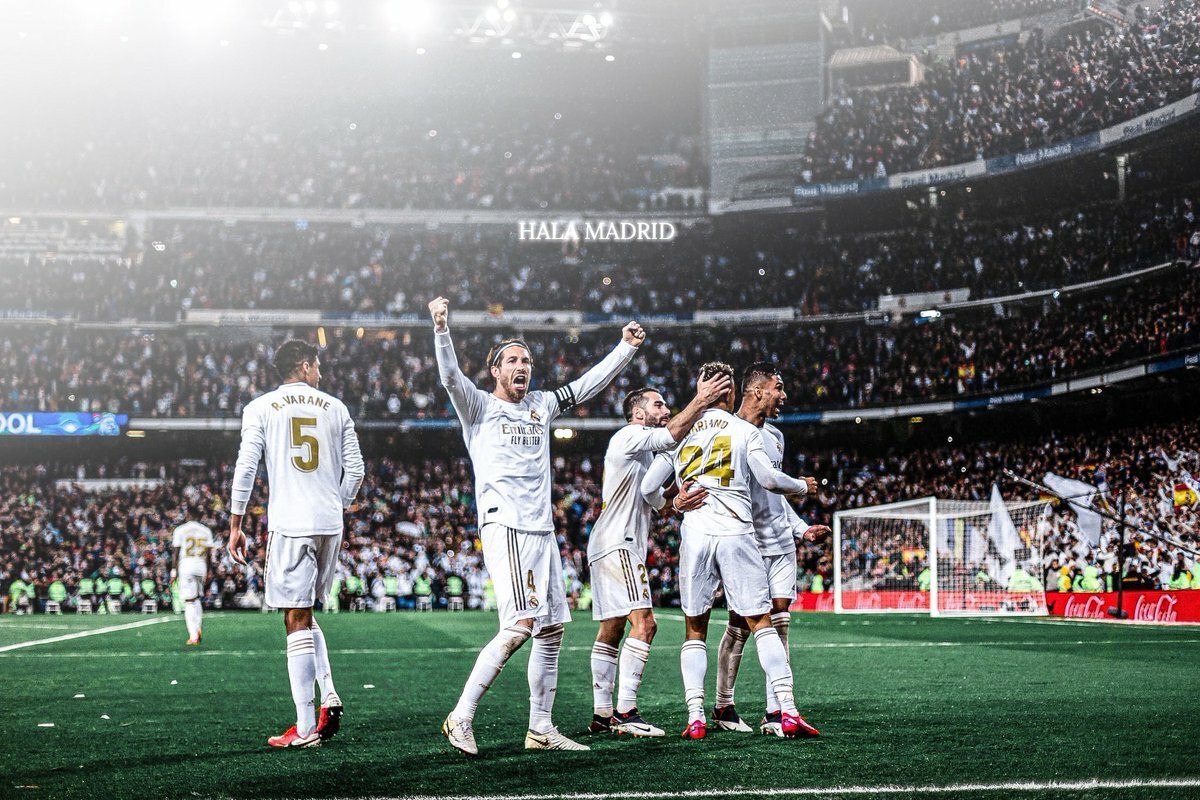 Испания достопримечательности с флагом