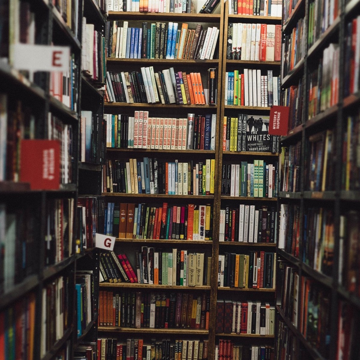 Стеллаж книжный