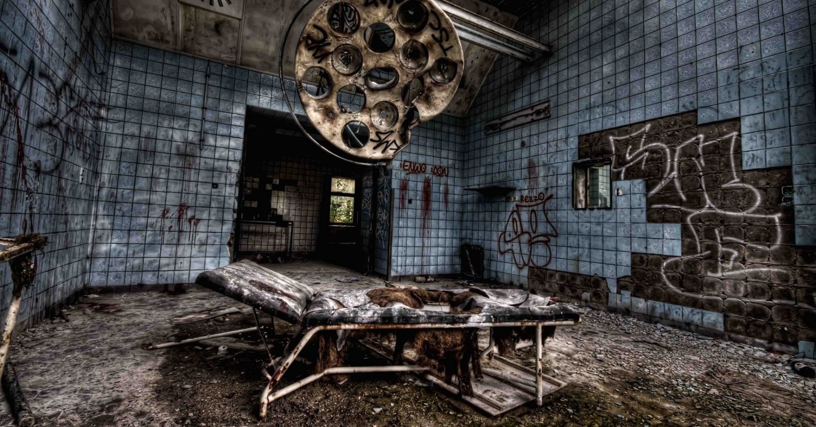 Заброшенный госпиталь (abandoned Hospital Red)