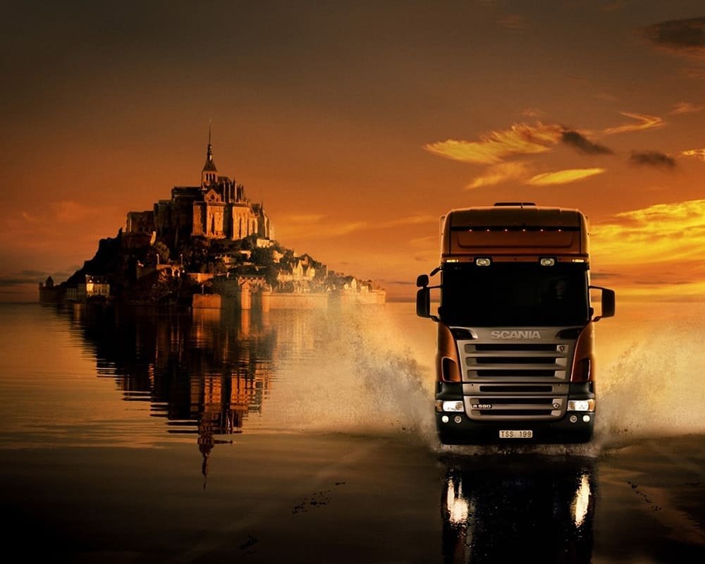 Девушки и Грузовики