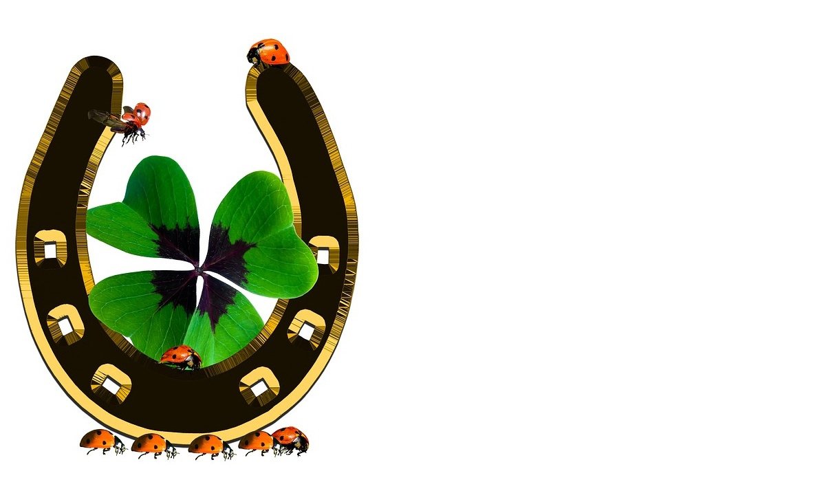 Подкова с клевером на удачу