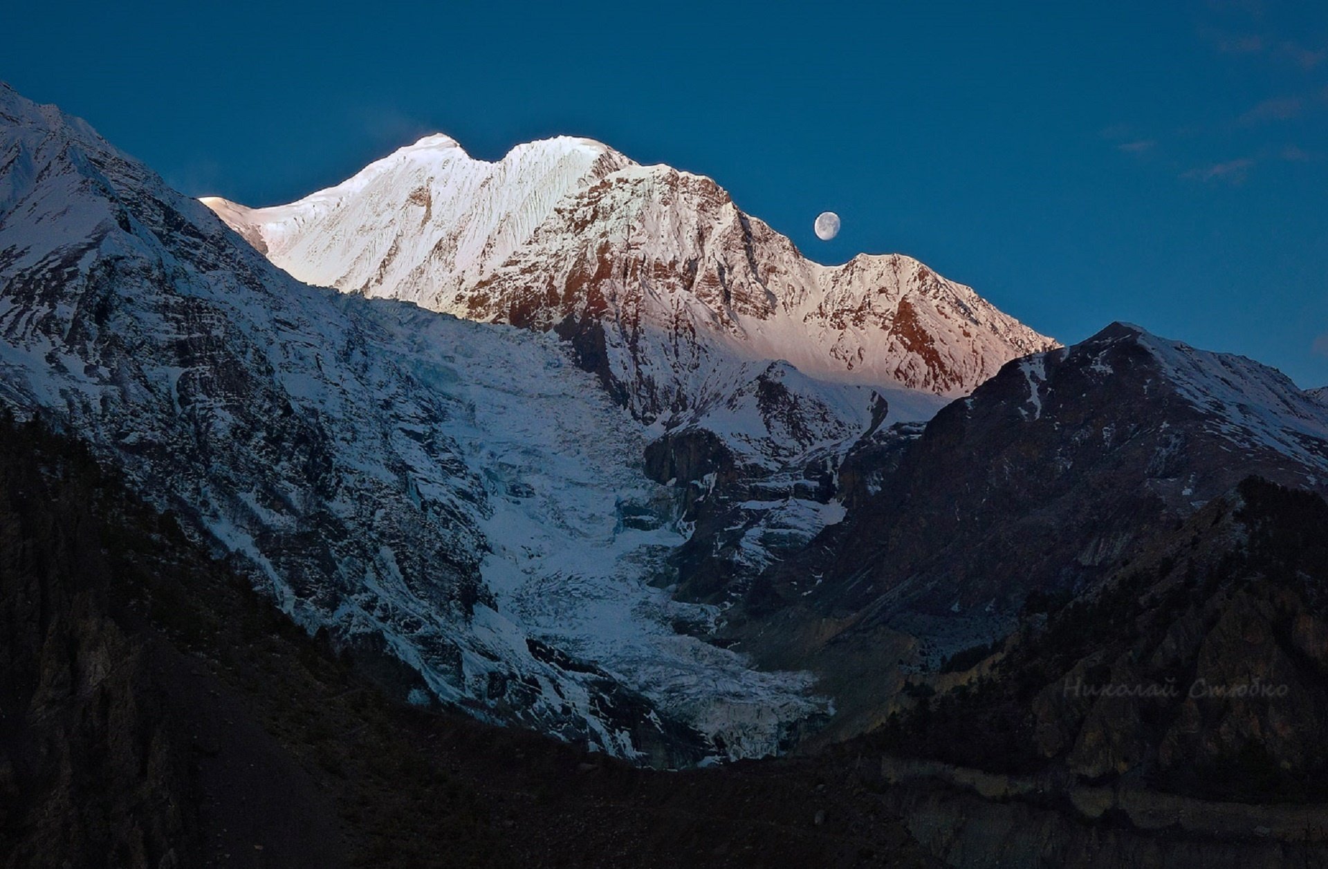 Г гималаи. Непал Гималаи. Канченджанга Гималаи Непал. Ледники Гималаев. Индия горы Гималаи ледники.