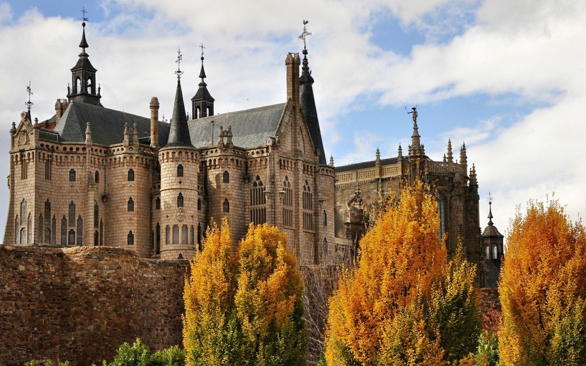 Замок Гогенцоллерн осенью