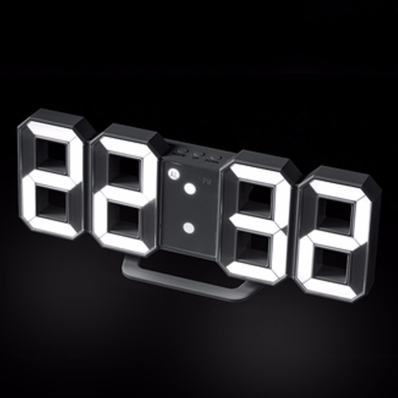 Гаджет число. 3d часы Mirron 100.11-з. Заставка часы цифровые. Скринсейвер электронные часы. Электронные часы на черном фоне.
