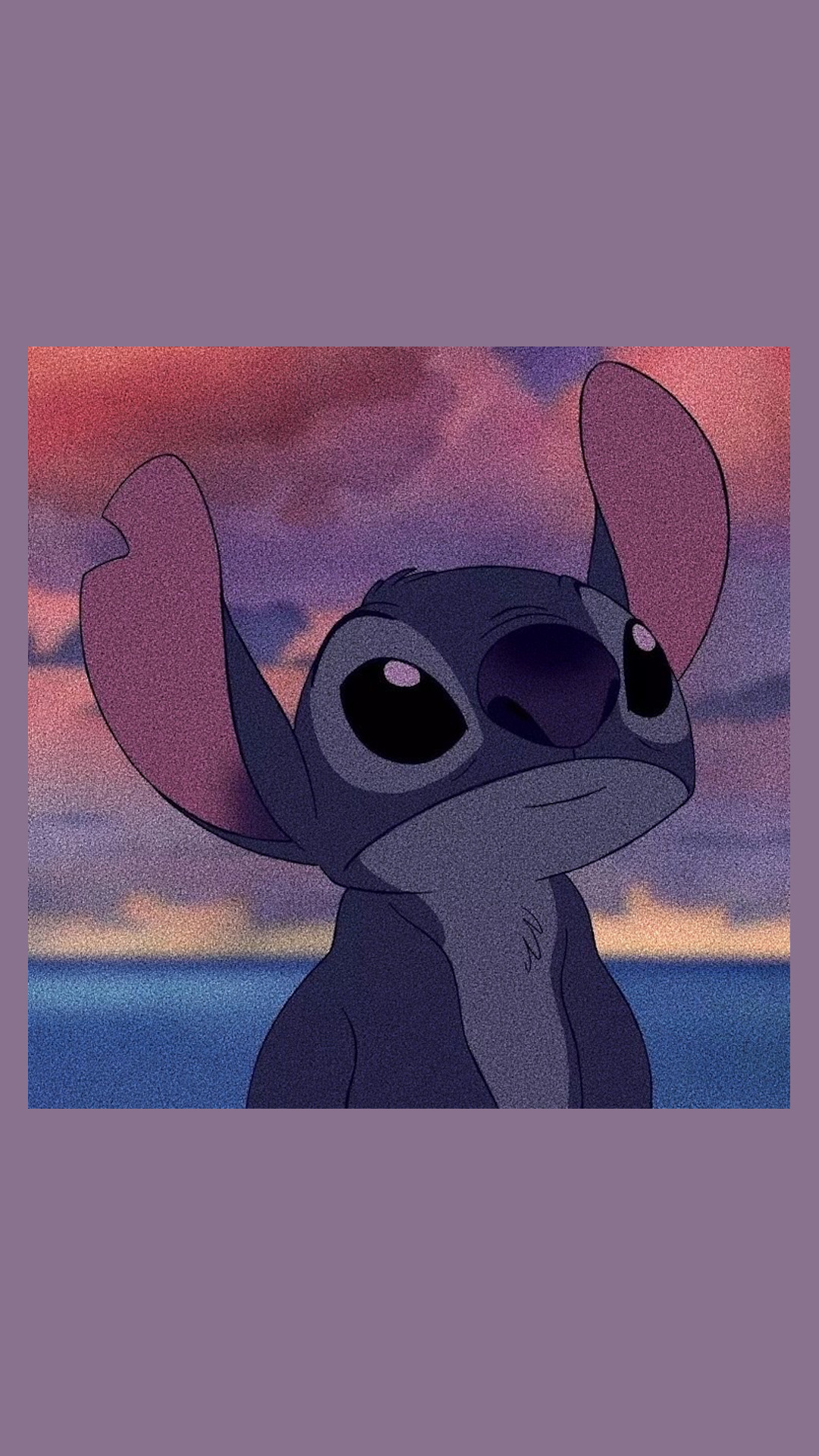 Стич грустит