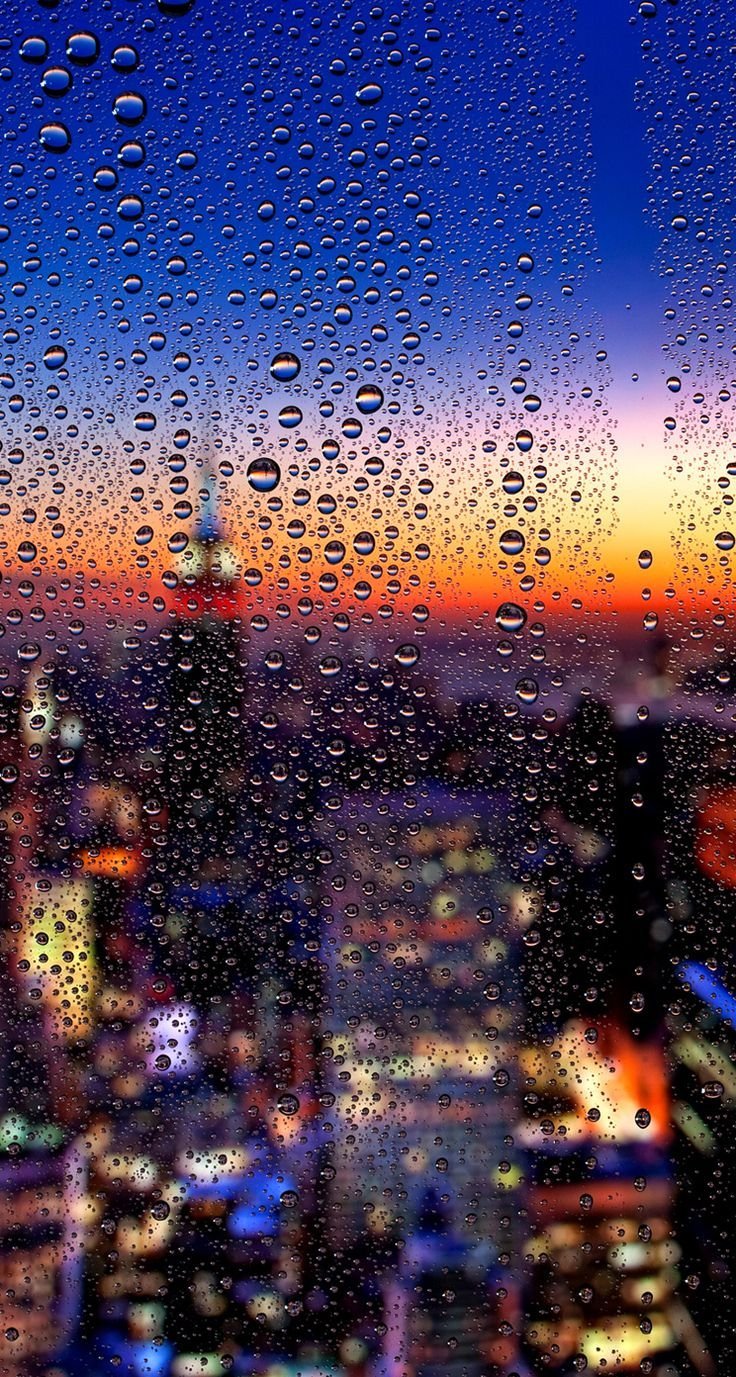 Дождь на стекле