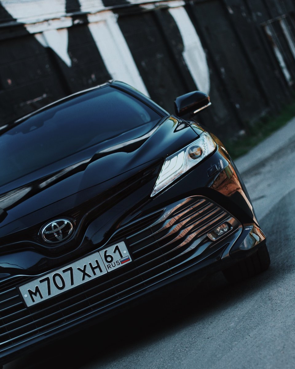 Камри 70 черная на черном