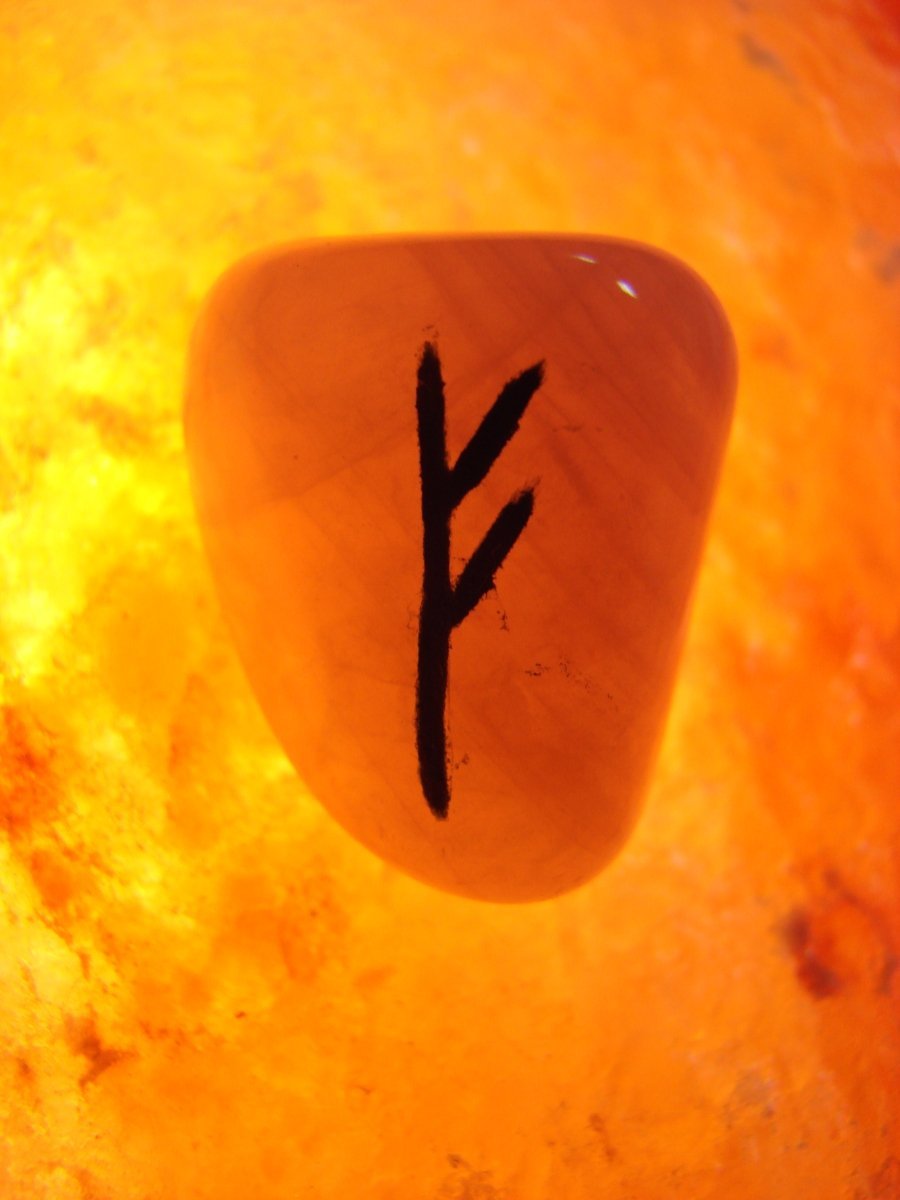 Руна Феху огонь