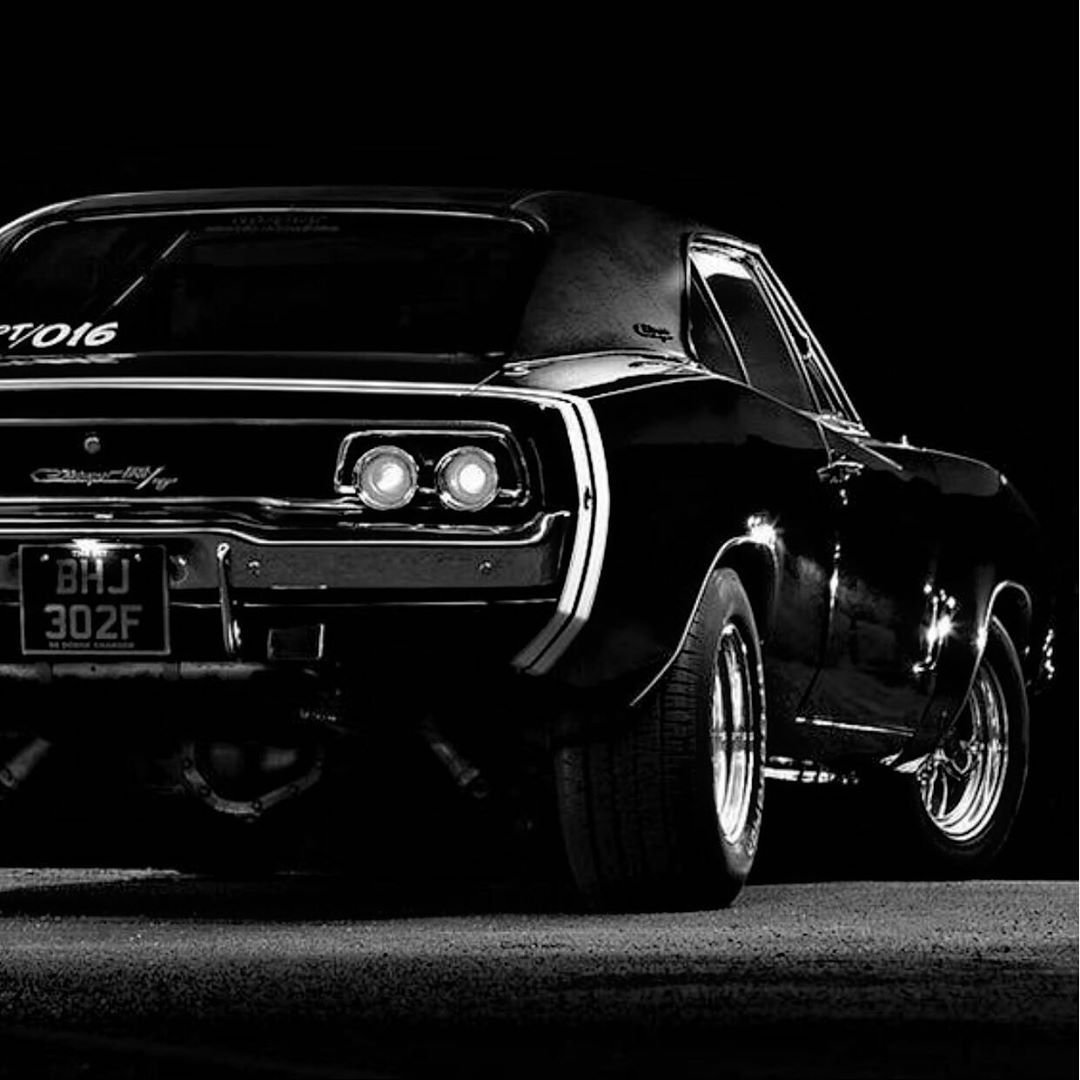 Мустанг Додж Чарджер