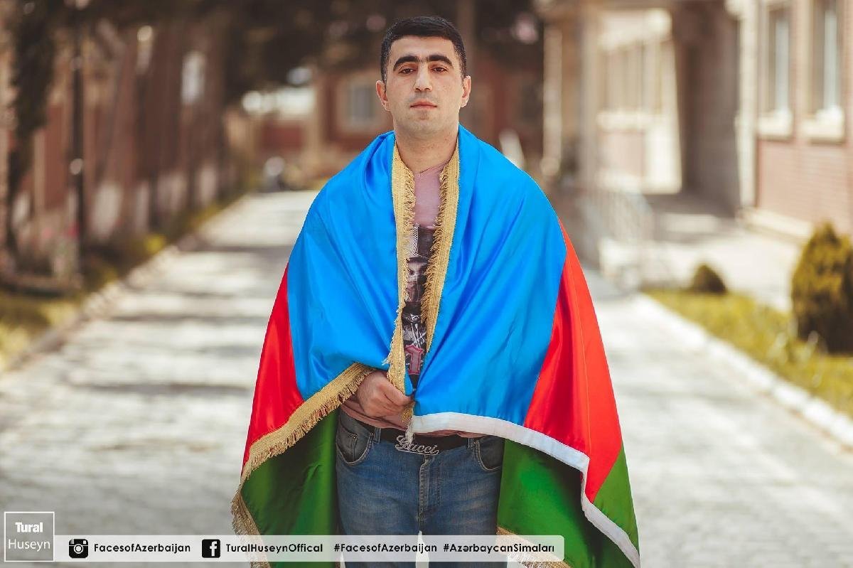 Азер отзывы. Азербайджанские мужчины. Азербайджанцы парни. Азербайджанцы флаг. Красивые парни Азербайджана.
