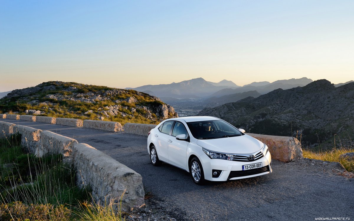 Тойота Королла АЛТИС 2017