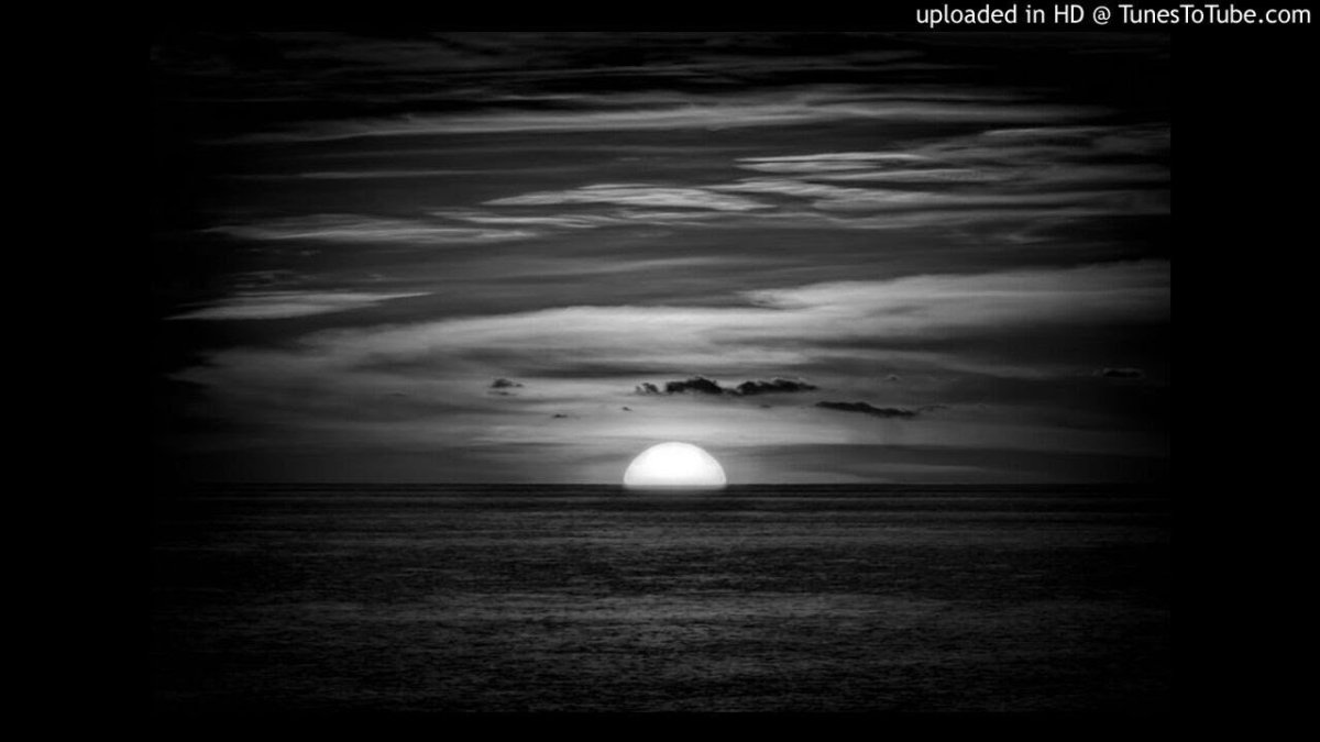 Черно белый рассвет