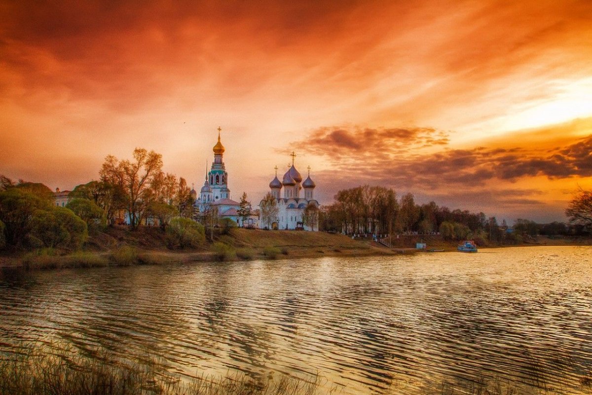 Храм Покрова на Нерли туман