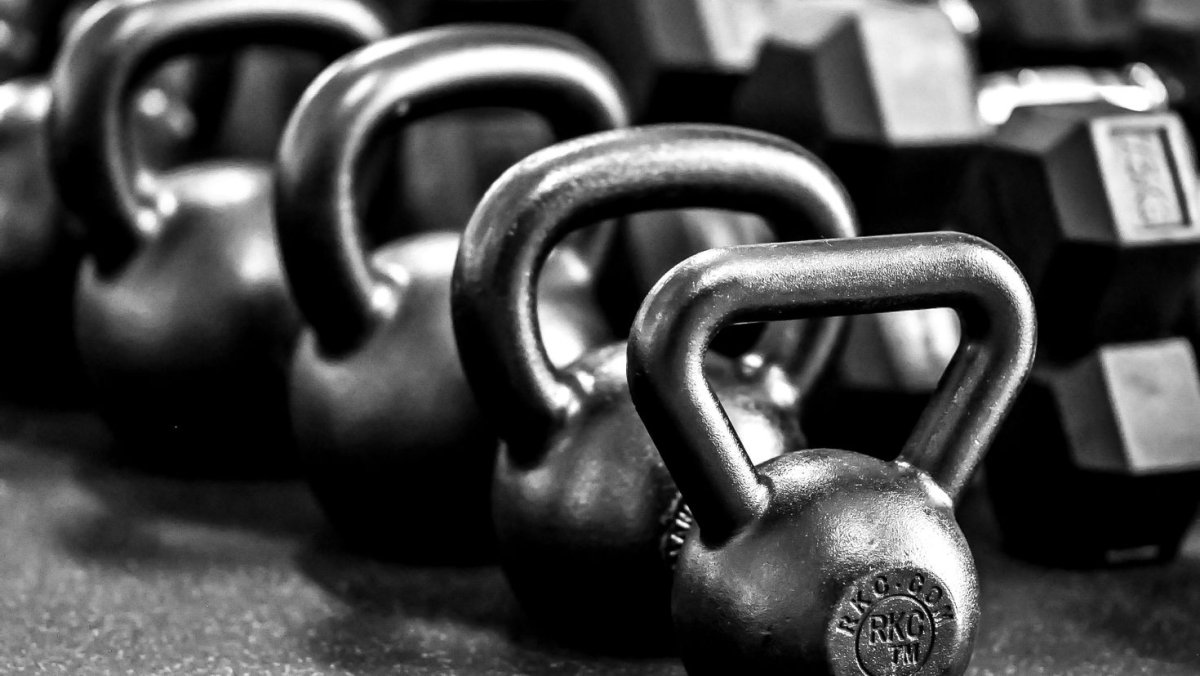 Тренажерный зал гантели