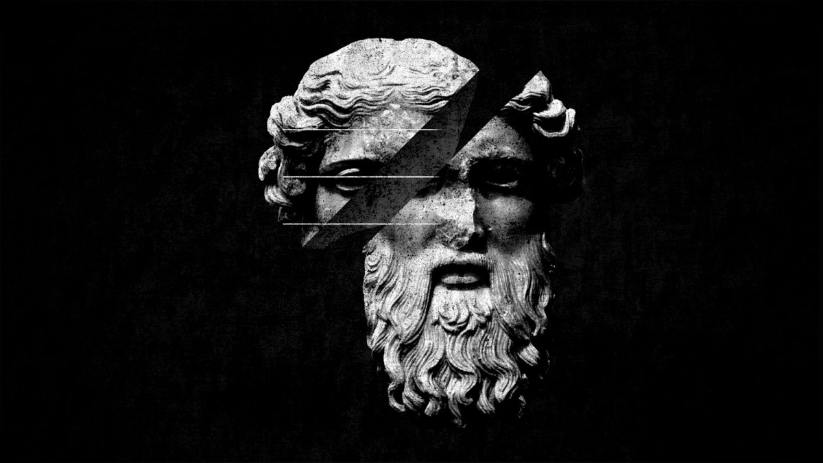 Греческие скульптуры на черном фоне