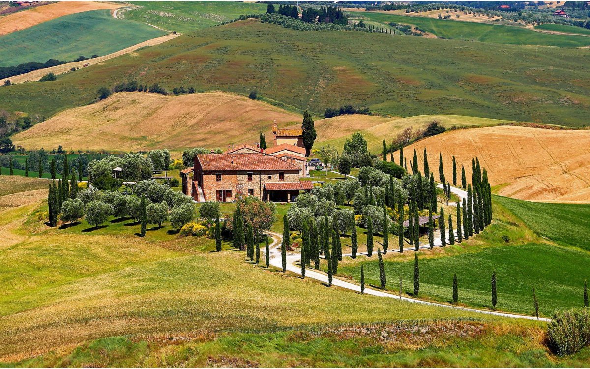 Италия холмы домики Тоскана