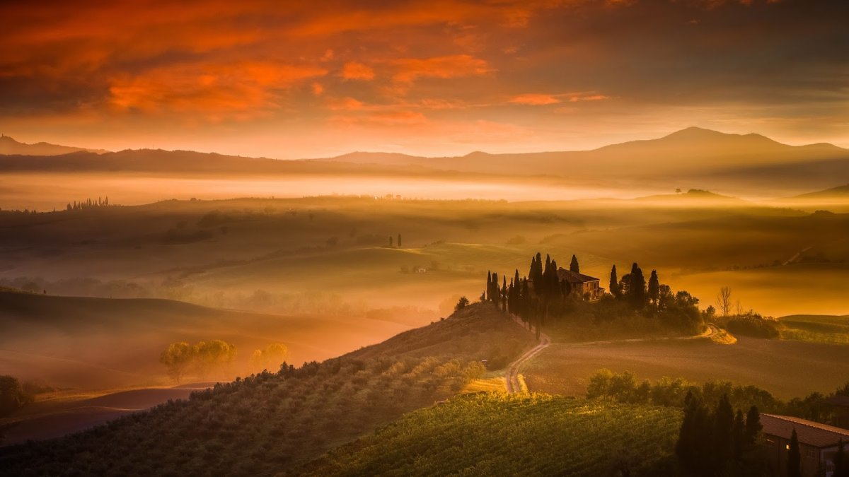 Тоскана Италия туман