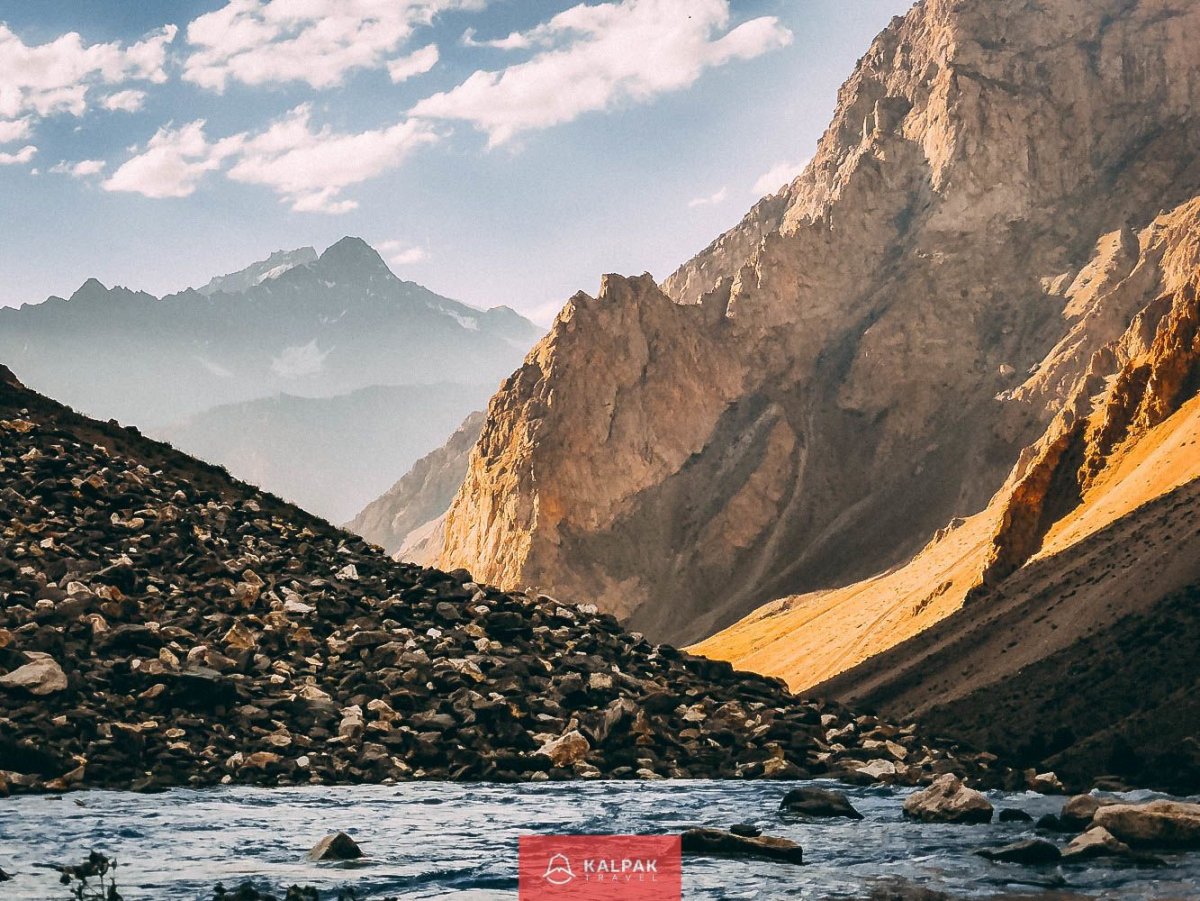 Золоте гори в Таджикистан