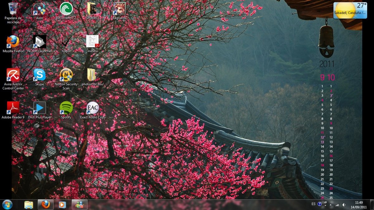 Рабочий стол в корейском стиле