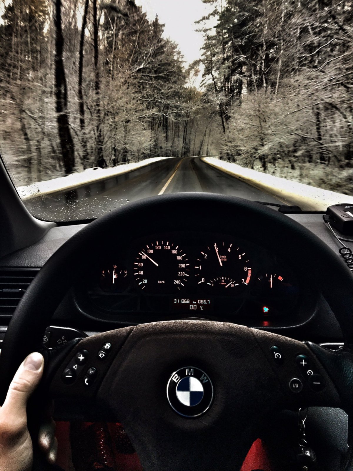 BMW x5 вид с водительского