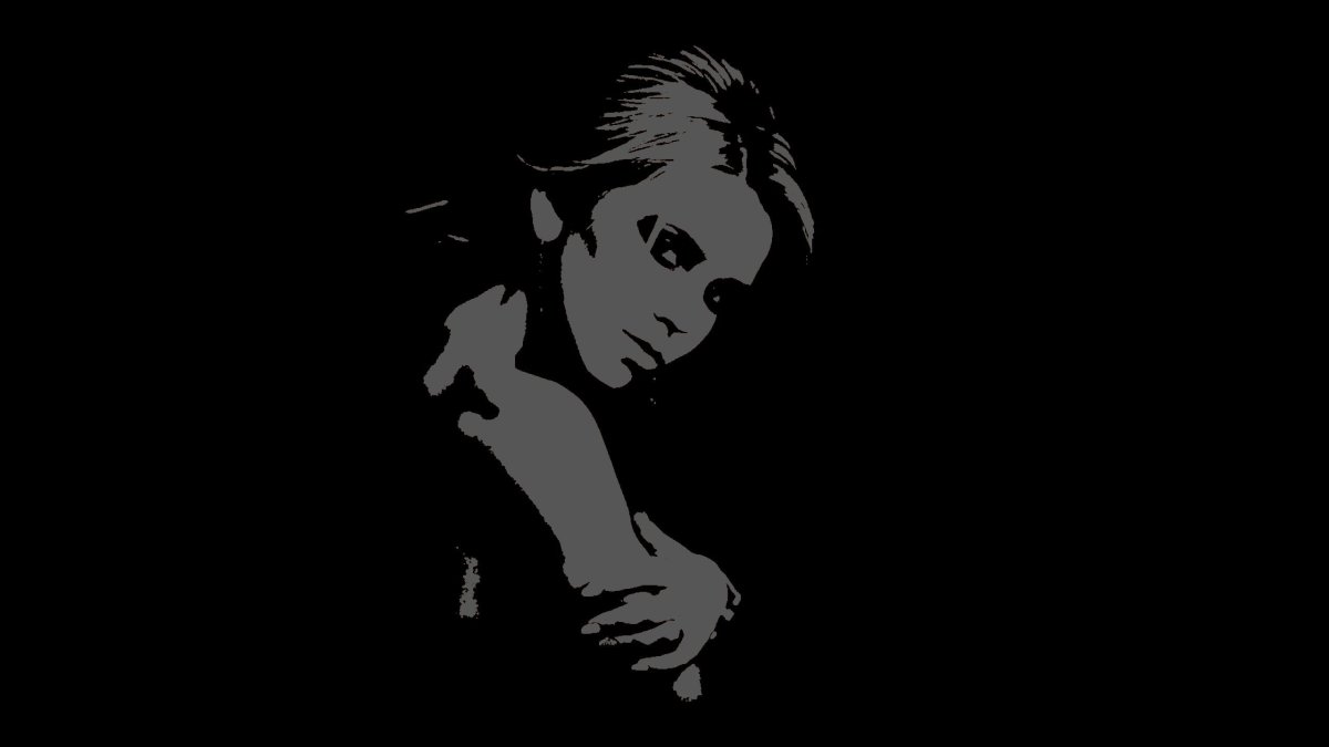 Девочка на черном фоне