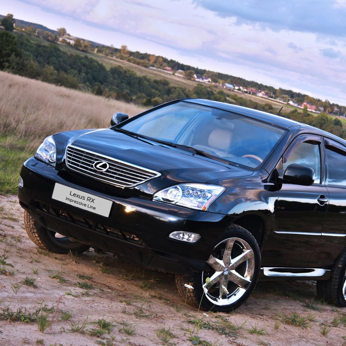 Toyota Harrier с девочками с голенькими