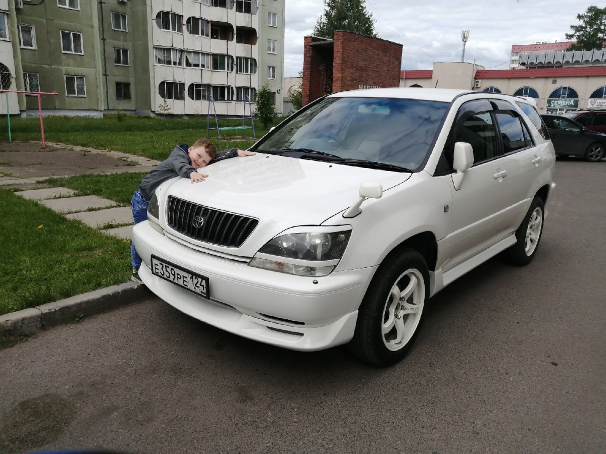 Toyota Harrier 2.4