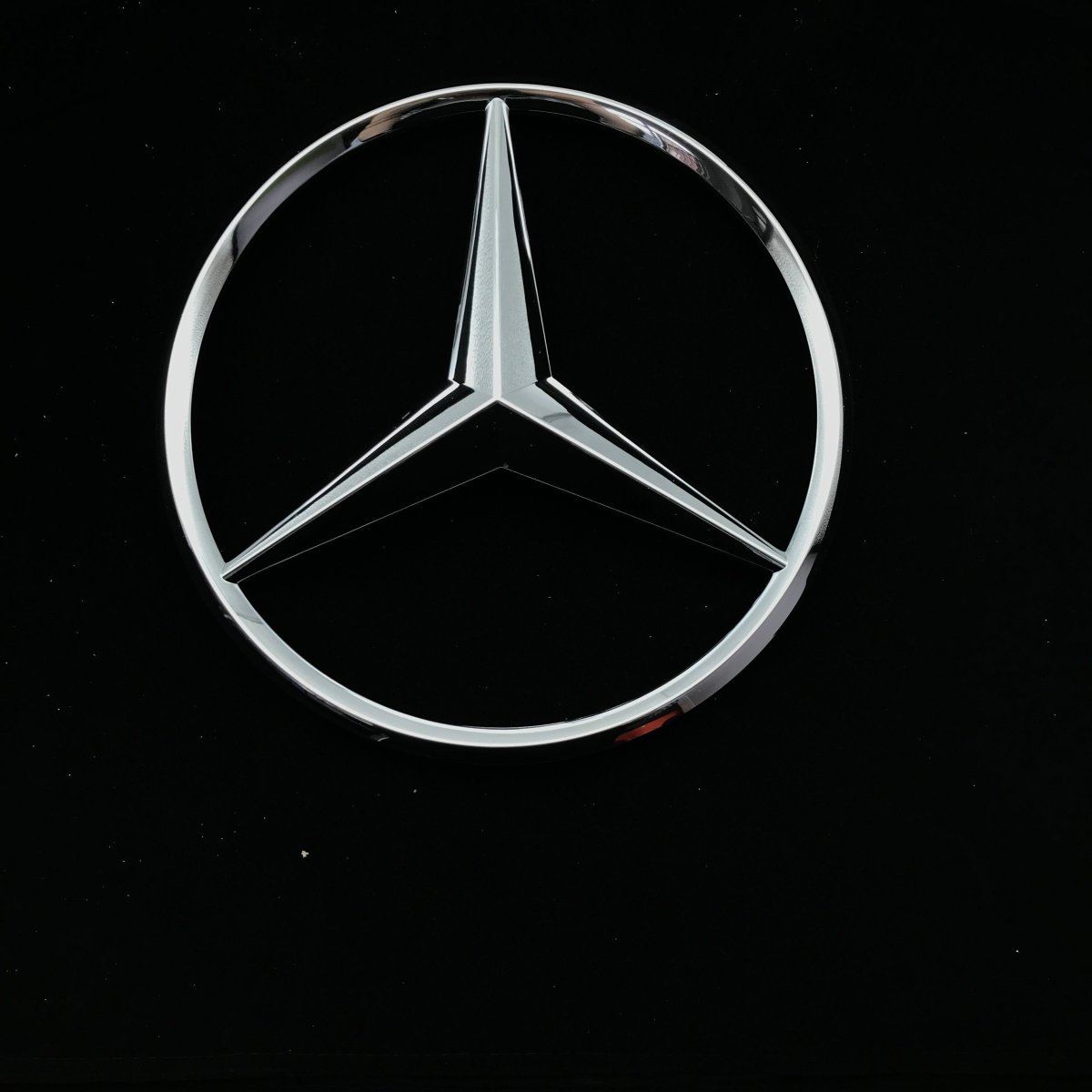 Логотип Mercedes-Benz