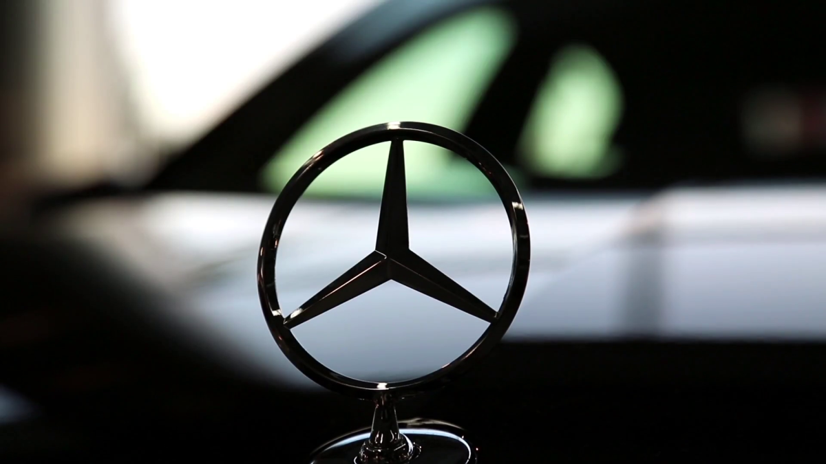 Эмблема Мерседес 800х480