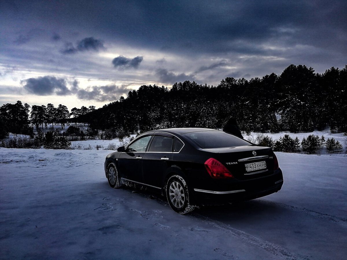 Ниссан Теана на заставку