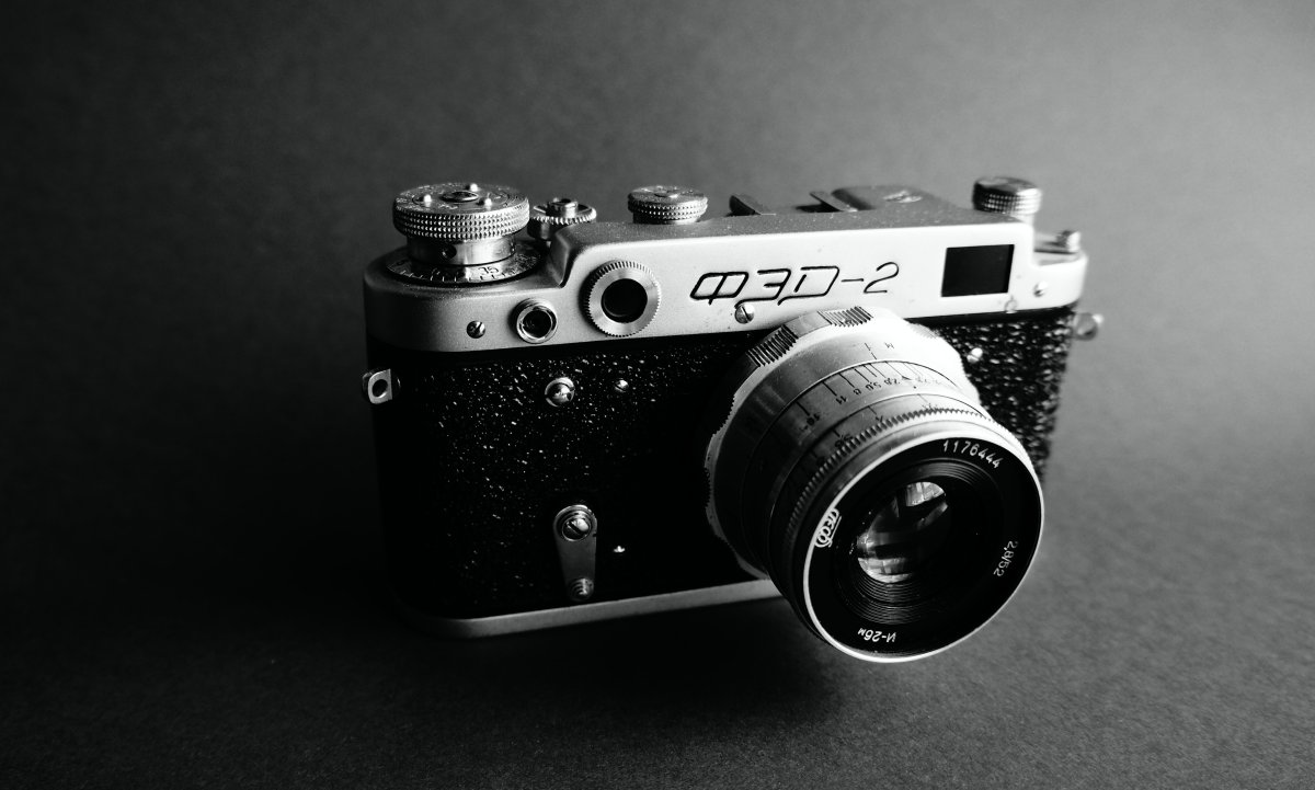Чёрно белый фотоаппарат