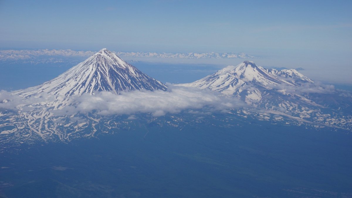 Корякский Авачинский и Козельский вулканы