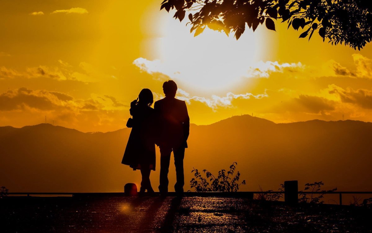 Двое на закате